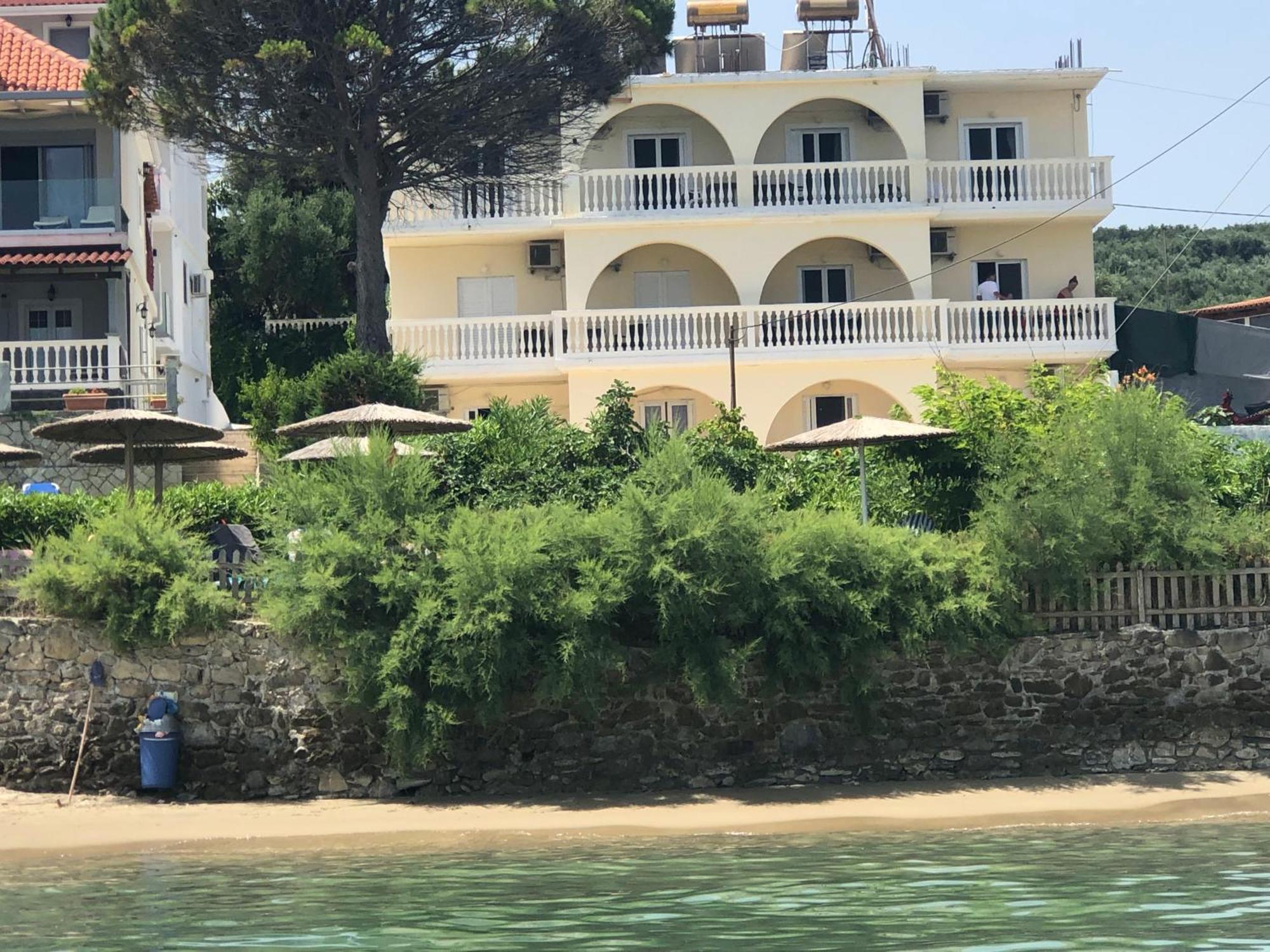 Red Sun Apartments Amoudi Luaran gambar