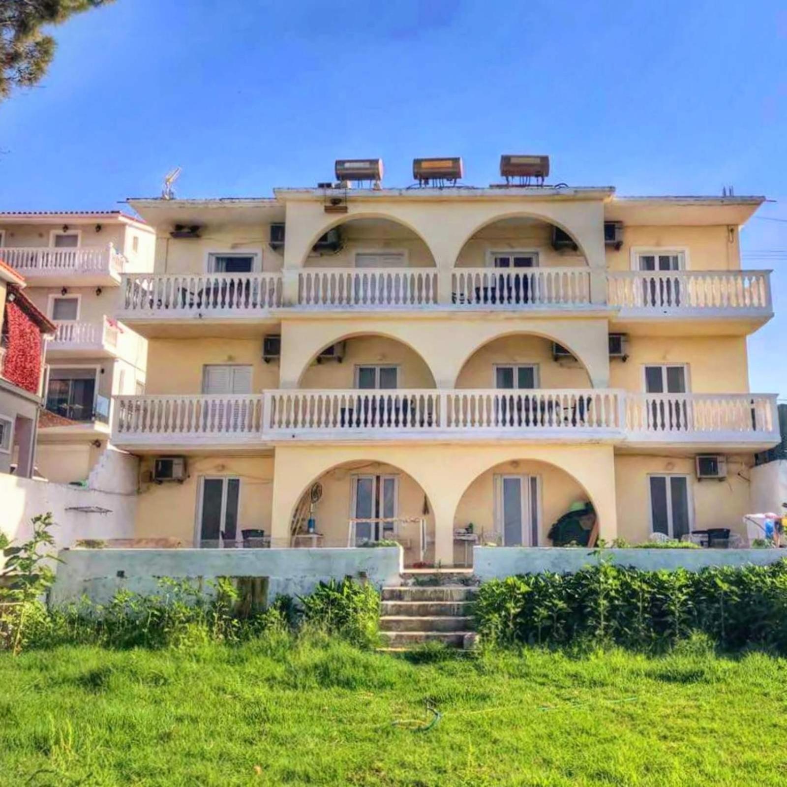 Red Sun Apartments Amoudi Luaran gambar